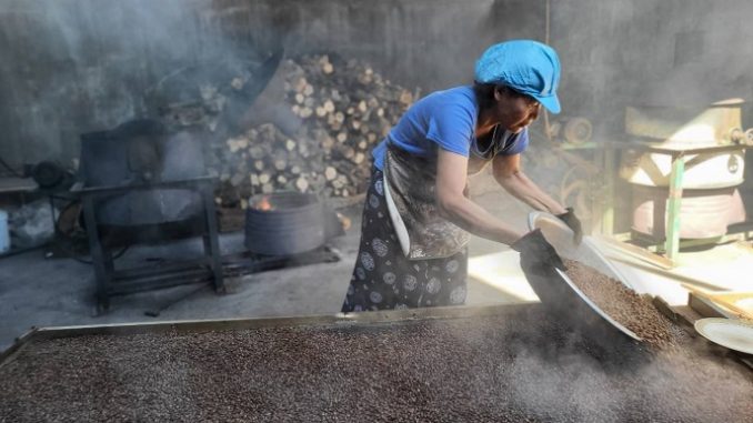 Nguyễn Thị Thơ Cà phê rang củi